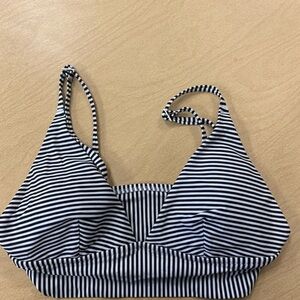 Aeries black and white bikini top- size medium